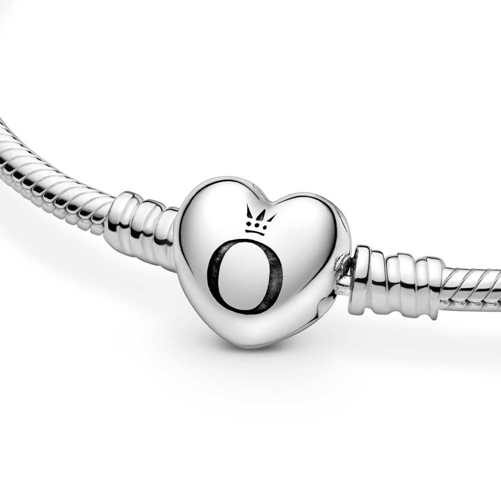 Brazalete Pandora Moments cadena de serpiente con broche corazón