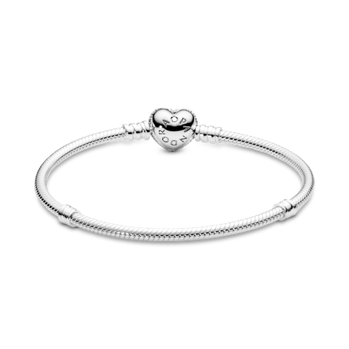 Brazalete Pandora Moments cadena de serpiente con broche de corazón centelleante